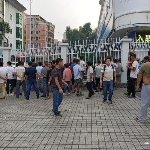 深圳最大临时工市场，工资日结，300一天，晚上负责专车送回