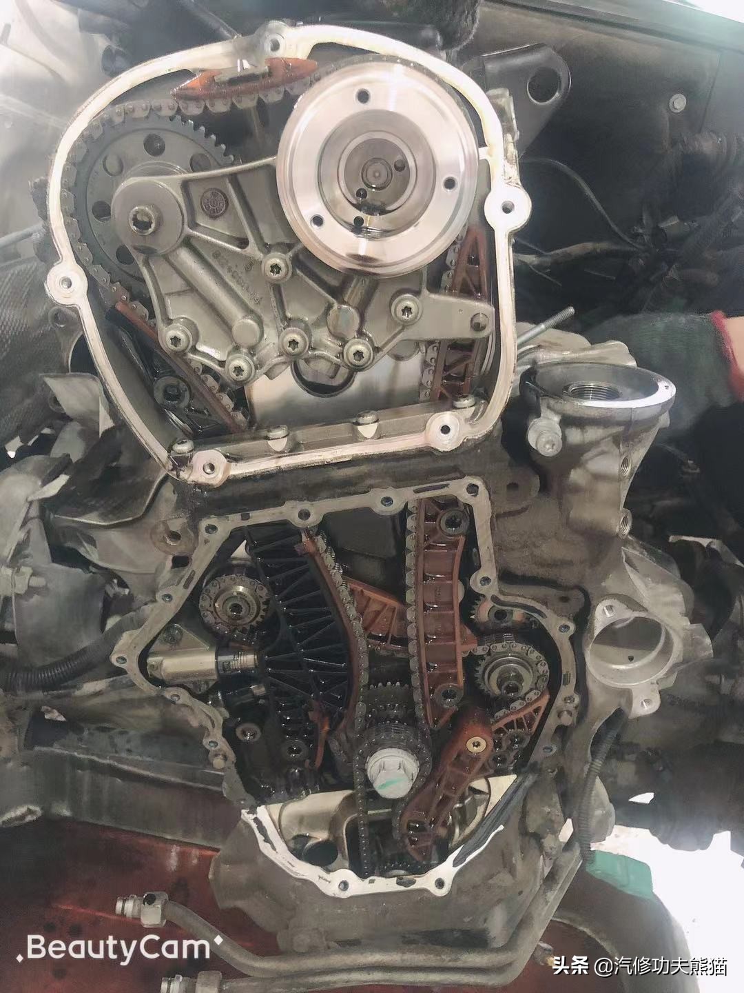 2013款奥迪a4l烧机油怎么解决,奥迪a4l突然全车无电是什么原因