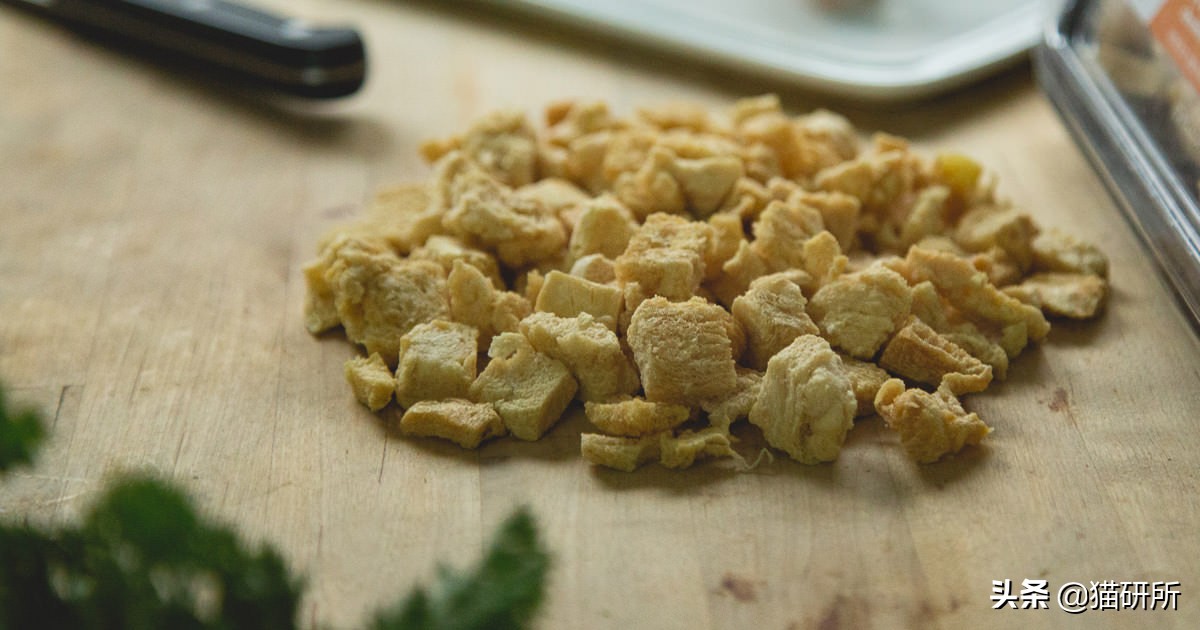 猫咪冻干最贵多少钱一袋,猫咪冻干多少钱一斤才合适