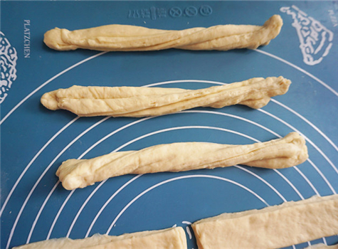 不用酵母也能炸出松软酥脆的油条,怎么用发酵粉炸出酥脆的油条