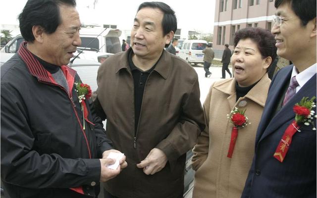 当年交白卷的张铁生现状,白卷英雄张铁生因为啥被判刑