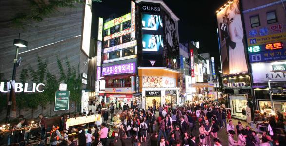 服装行业韩版占国内女装大半江山，看看商家如何到韩国东大门进货