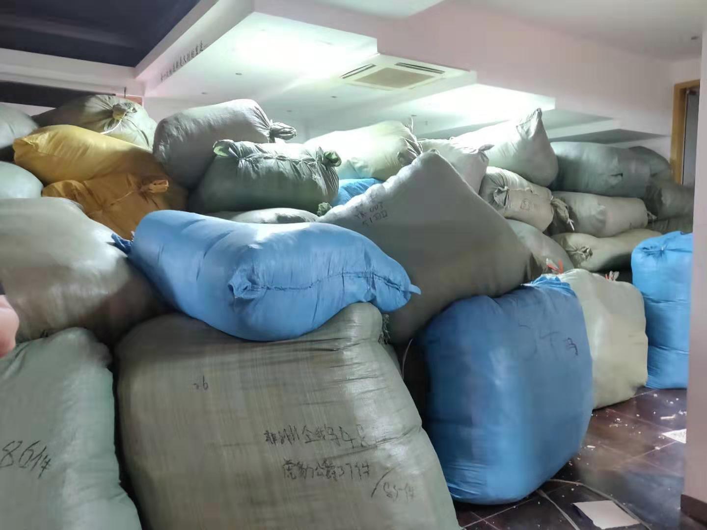 库存服装生意知识大全 (库存服装批发模式)