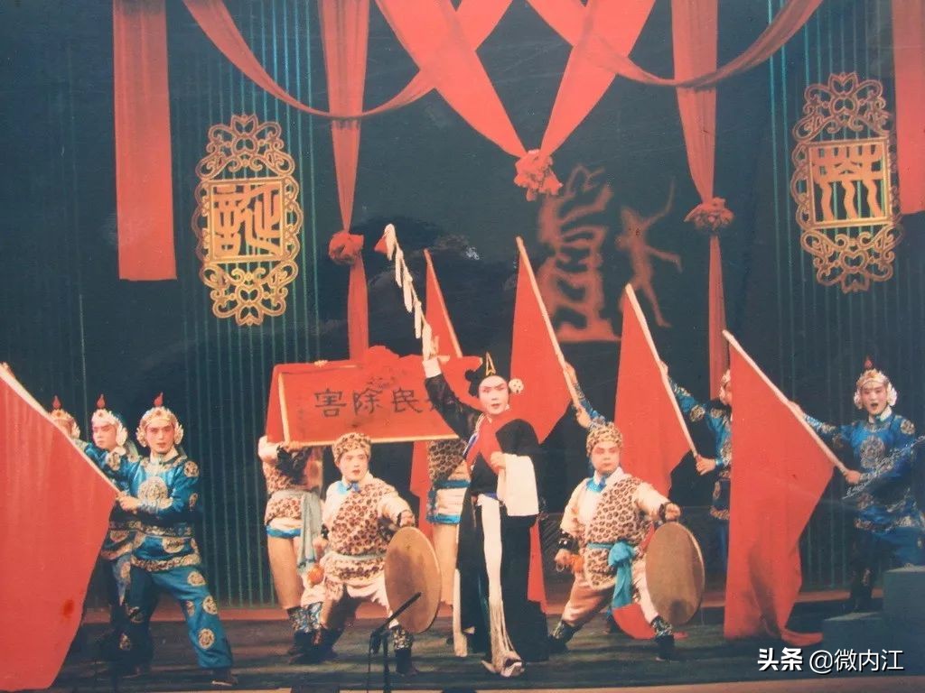 骄傲！这位从内江走出去的“鬼才”登上《光明日报》