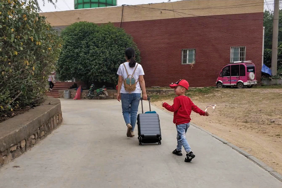 外观时尚、做工精细、体验良好，90分“七道杠”旅行箱意料之中