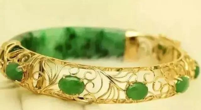 玉镯断裂但是没断开怎么修复,网上玉粉修复玉镯断裂是真是假