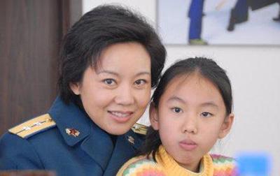 闫妮和赵本山私下关系,闫妮自曝与赵本山关系