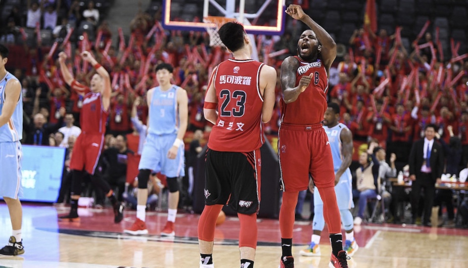 周琦挨骂现场,周琦发球失误被骂视频