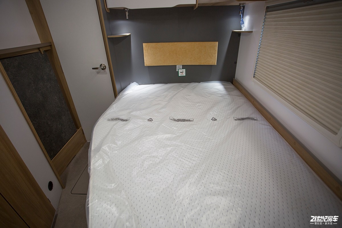 英国百丽d4,发现4拖挂式房车