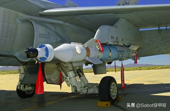 二战德国空射v1导弹,二战轰炸机投弹器