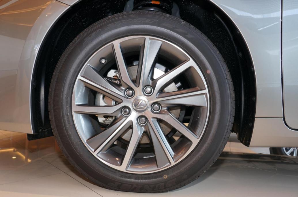 雷克萨斯es胎噪处理,雷克萨斯es260轮胎吃胎