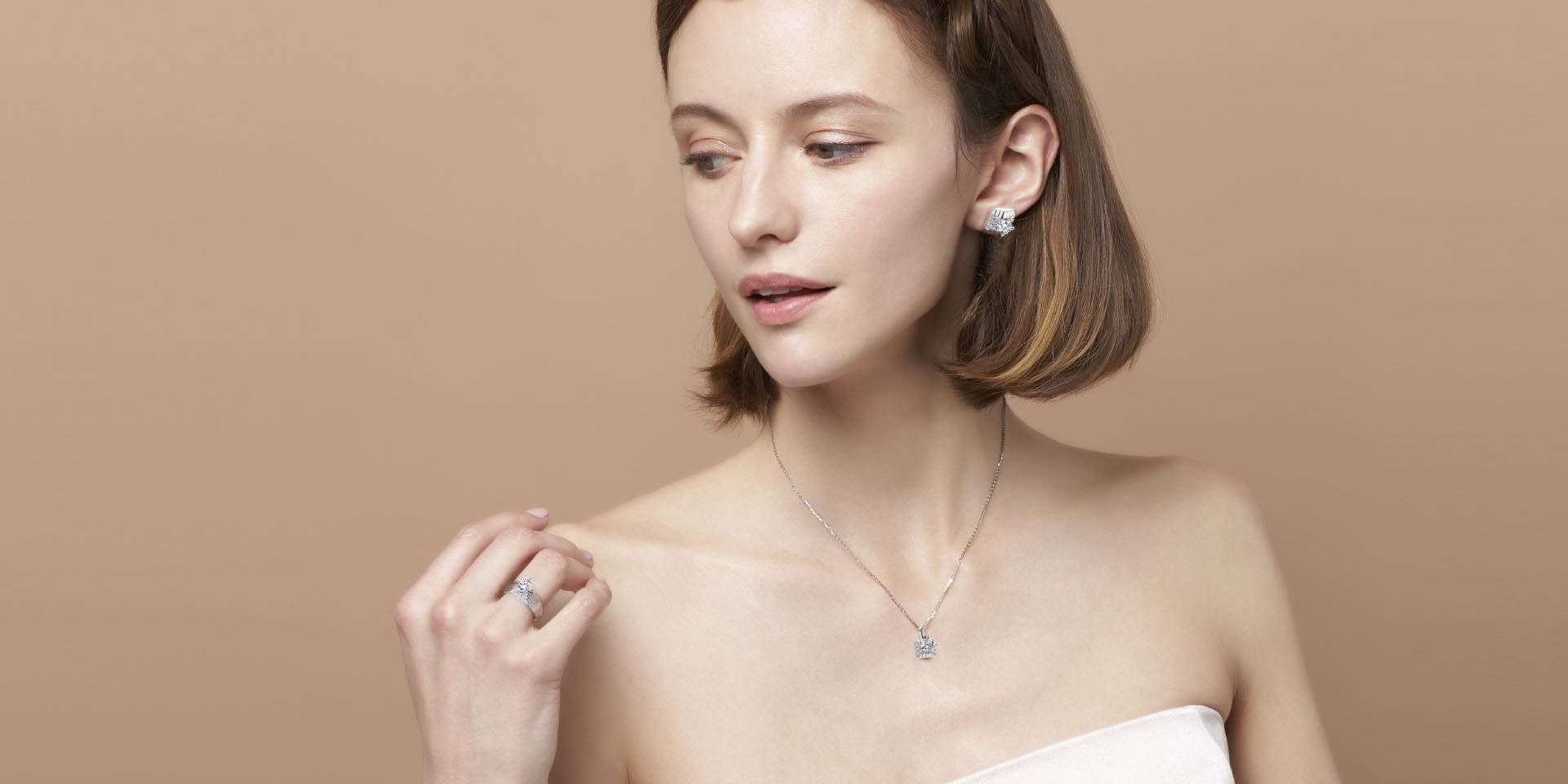 男女婚戒戴哪只手图解,夫妻婚戒的正确戴法