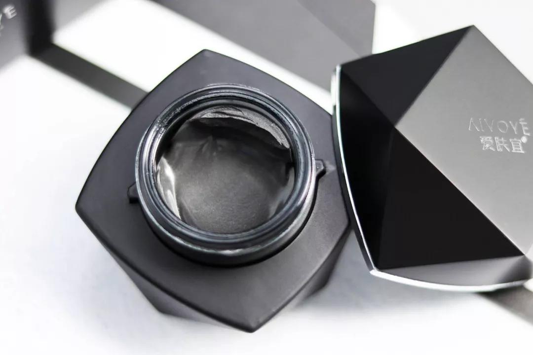 素颜过得去的女生化妆会更惊艳吗,素颜都比你好看的人有哪些小心机