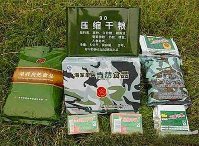 军粮压缩饼干怎样撑过25小时,军用压缩饼干那么硬怎么吃