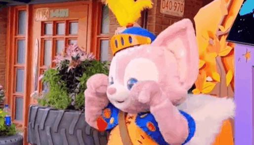 她出道不到30天就成顶流！帮迪士尼狠赚一大笔！但画风渐渐跑偏？