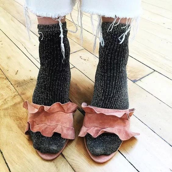 鞋子买大了有什么小妙招,鞋子太大怎么变小不用任何物品