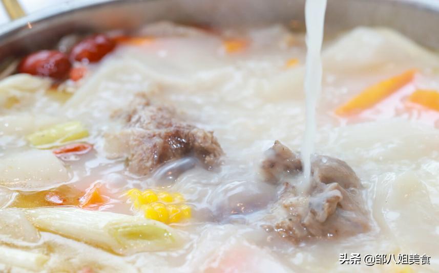 猪骨汤怎么炖不腥好吃,猪骨汤要怎么调味道才鲜