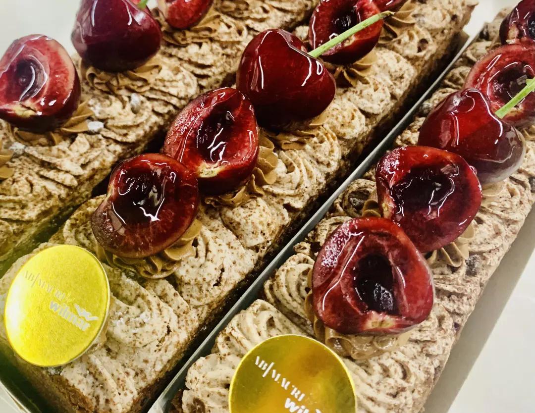 70后上海男人“不务正业”，被老婆骂还帮人搞盔甲，最贵一套15万