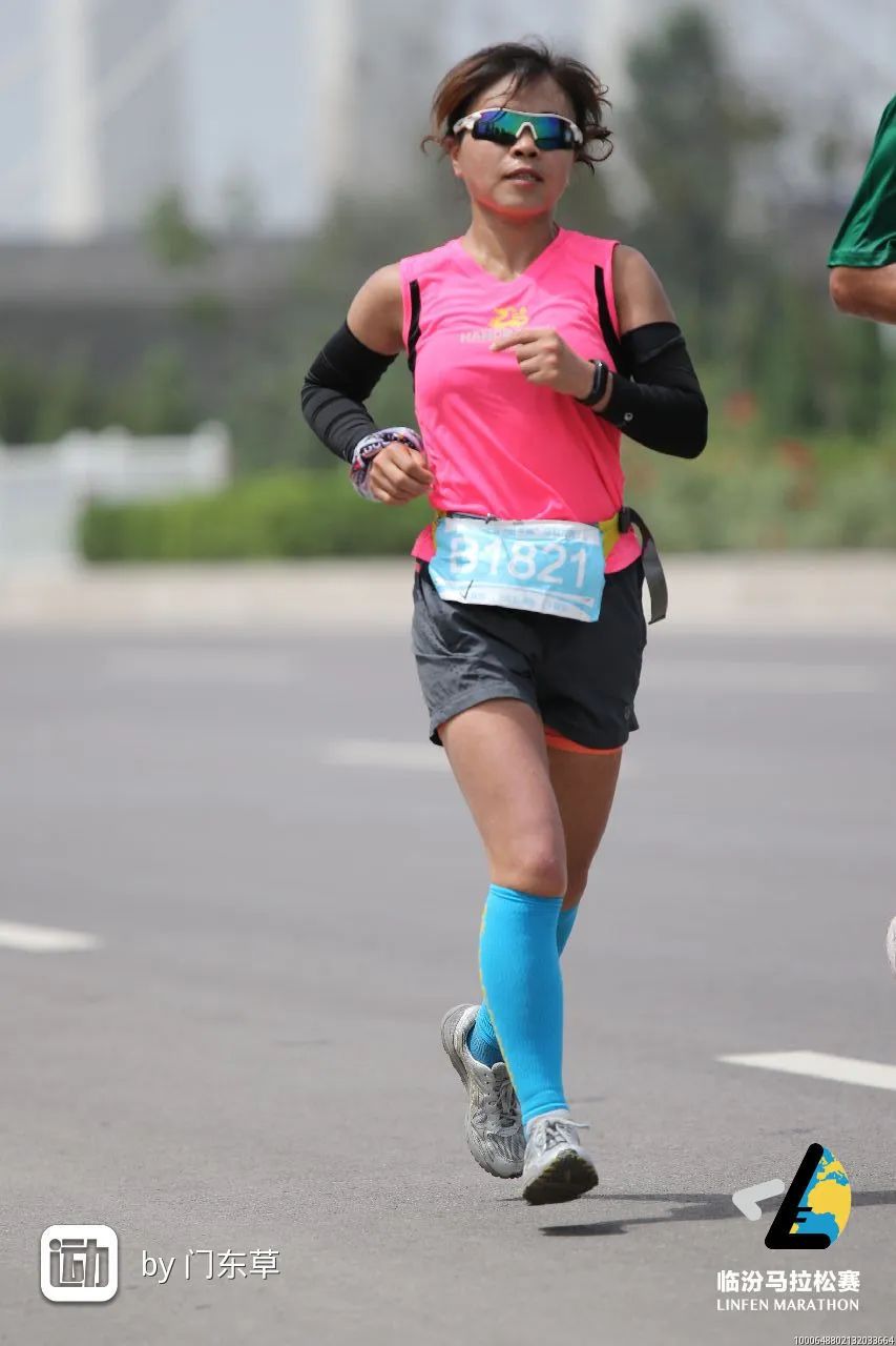 全国单脚跳冠军,单脚站立大赛最好成绩