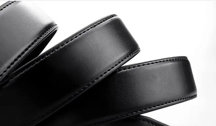 孩子不听话爸爸拿皮带抽,男孩小时候挨父亲皮带抽