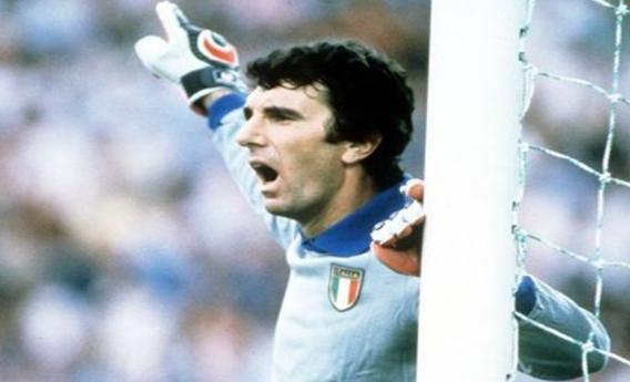 尤文图斯西甲历史最佳阵容,齐达内听到巴乔替补