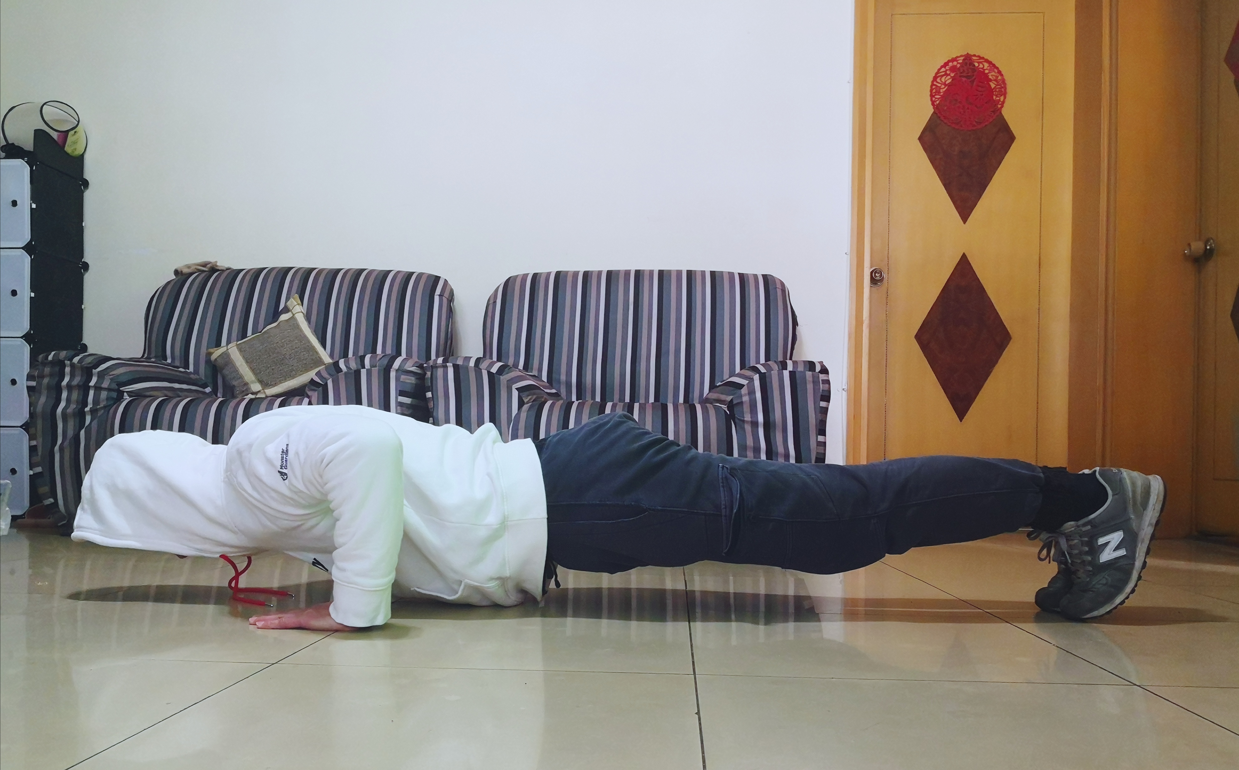 标准俯卧撑到底怎么做才对,标准俯卧撑如何才能学会