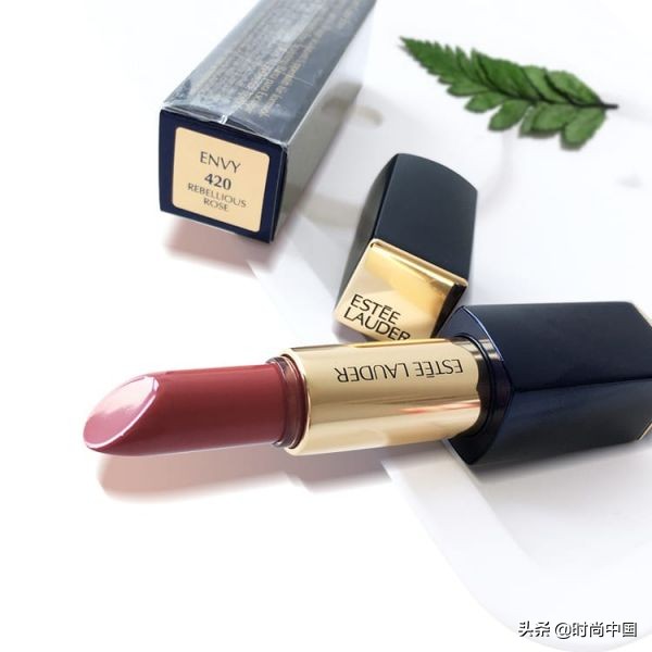 宅家一个月，请先涂了这支口红再去复工