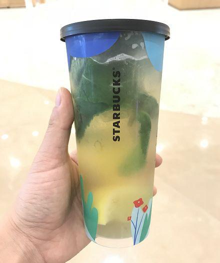 现在喝星巴克，基本靠*诱色**！“玩味冰调”，你敢尝试吗？