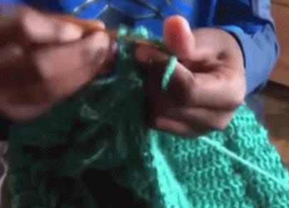 他是非洲弃婴，5岁用钩针，逆袭成美国“全民偶像”，狂吸19万粉