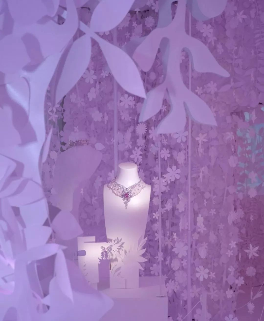 CHALAVRO带你揭秘：为何明星戴的饰品店里找不到？