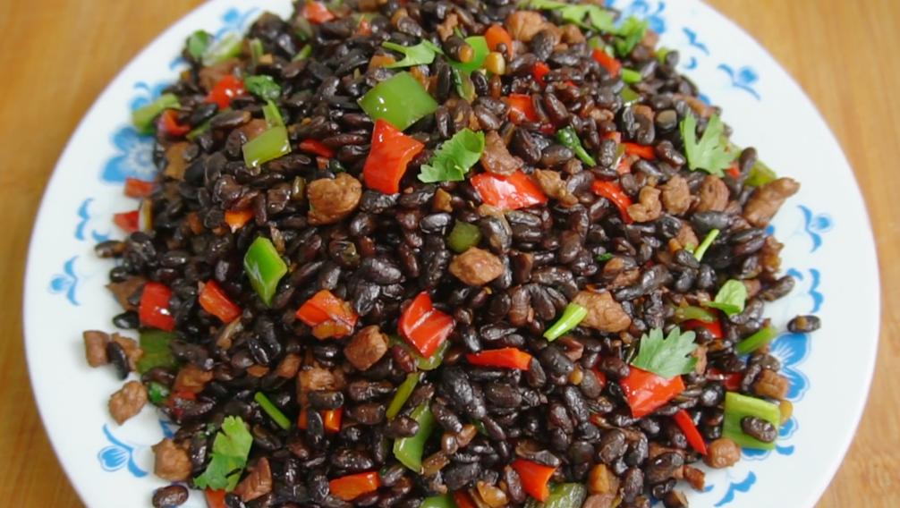 夏天黑豆这样吃,夏天黑豆浆配什么吃最好