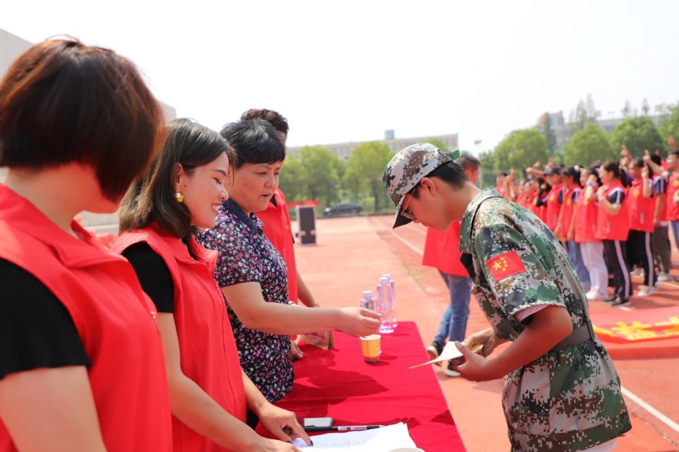 日行一善西部助学,日行一善爱心公益救助