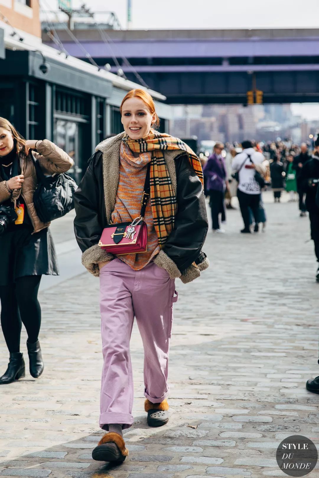 毛衣裤子显瘦款,直筒裤和阔腿裤哪个显高显瘦