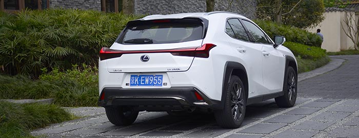 2.0L混动四驱,试驾雷克萨斯UX后,告诉你什么是雷式豪华生活方式