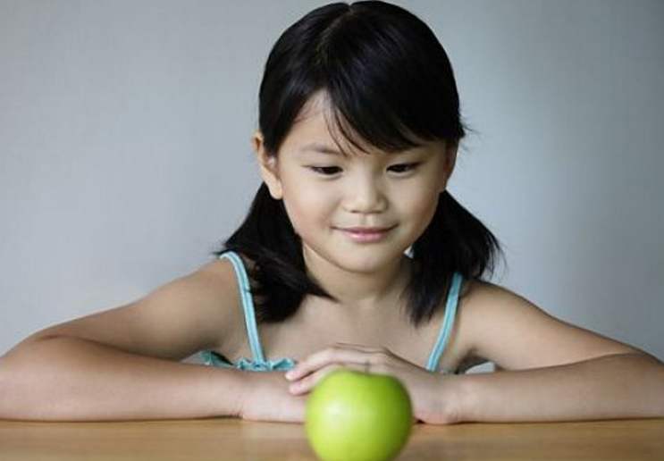 13岁孩子来初潮是正常的吗,十二岁女孩初潮需要注意什么