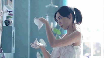 清水和洗面奶洗脸哪个好,用清水洗脸和用洗面奶洗脸的区别