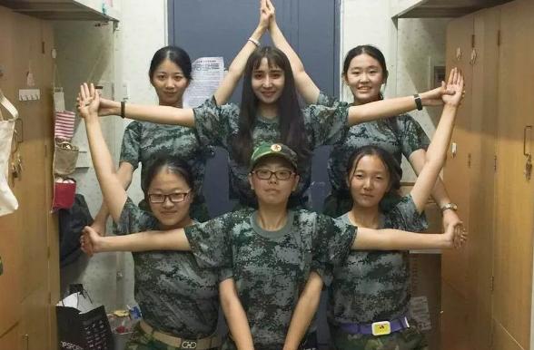 大学宿舍群聊名大赏，学习不行取名小能手，你们的是啥？