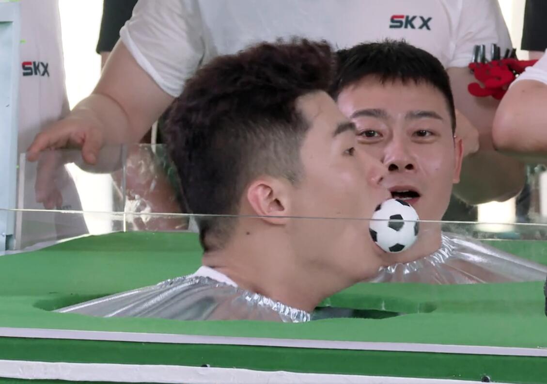 岳云鹏孟鹤堂把恶心的游戏玩到后期都舍不得剪,观众:活该你红