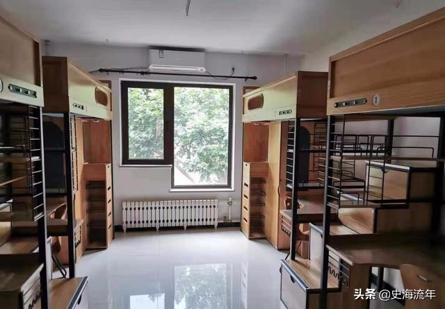 清华大学的学生宿舍，窗明几净，温馨可人！有的网友又酸了