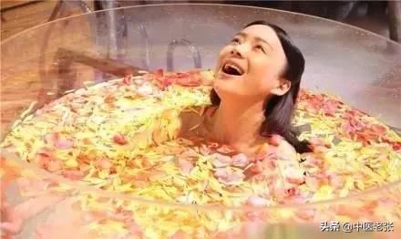 老人身上为什么总有股老人味,老人身上的老人味是怎么形成的