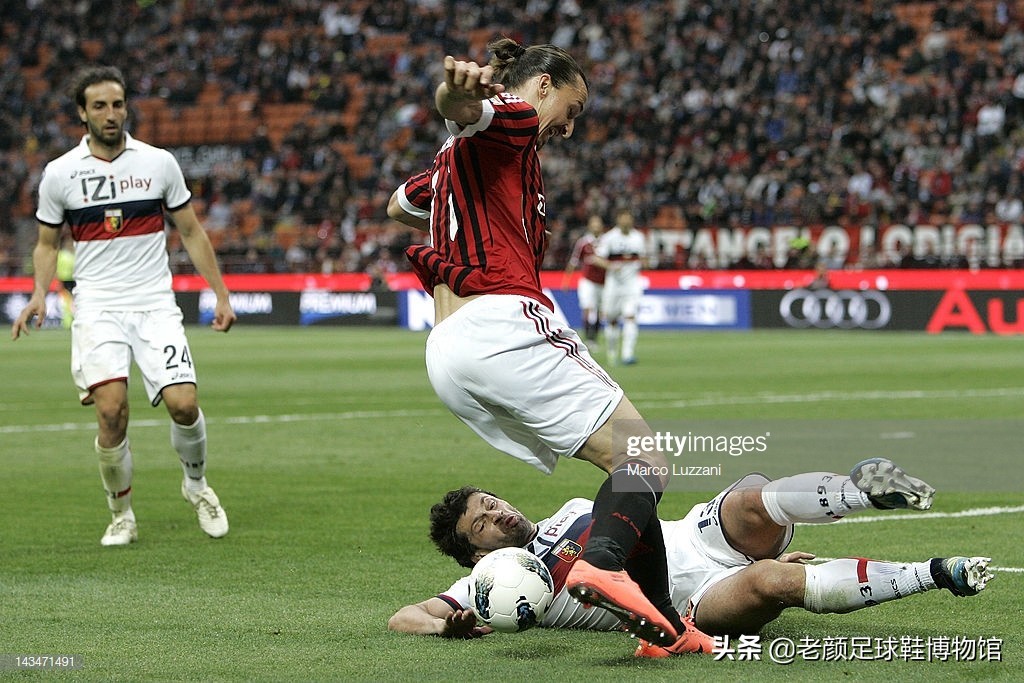 1600万欧的米兰左后卫，被伊布弄的身败名裂，退役半年当选副总理