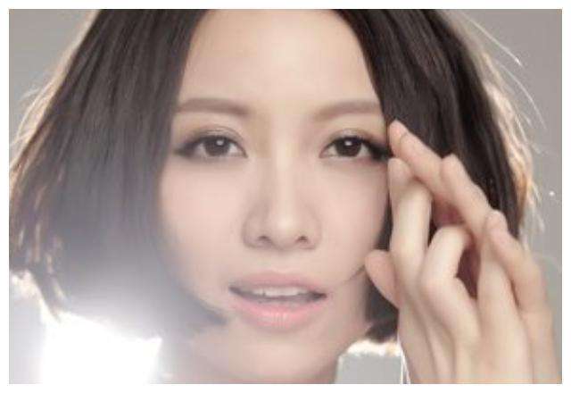 姚贝娜去世5年了,年迈的父母一直保留一个习惯,原因让人泪奔