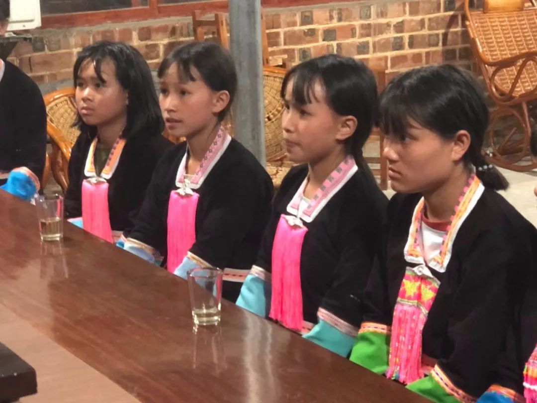 这帮人五一用爱心启航，一起为广西凌云大山的孩子点燃艺术之梦！