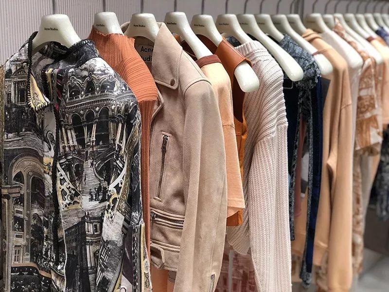 全球仅50多家店、年销售2亿欧元的Acne，门头竟然无LOGO？