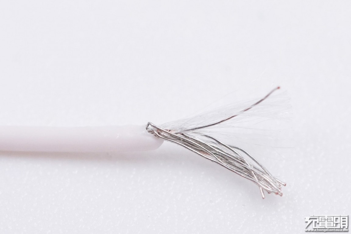 小米移动电源330000mh快充版拆解,小米c口数据线拆解