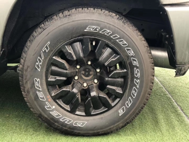 硬派越野尼桑途乐y61,途乐y61柴油版3.0t进市区