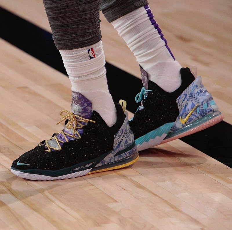 西决G4球员战靴:魔兽科比10,浓眉科比5,穆雷穿罗斯球鞋