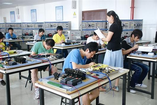 中考失误没考上高中该怎么选择,考不上普高但想读本科选什么好