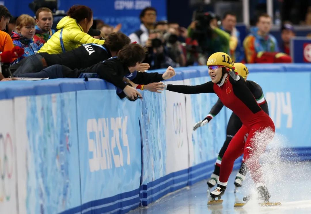 哪一年中国冬奥会会徽亮相,历届冬奥会冬残奥会会徽