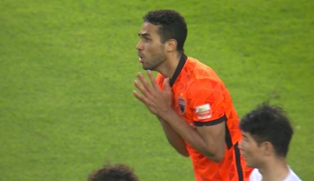 张雷争议判罚视频,张雷中甲争议判罚